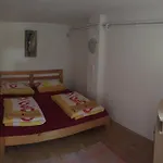 בית הארחה Sarvari Vendeghaz Pecs,hosszuheteny